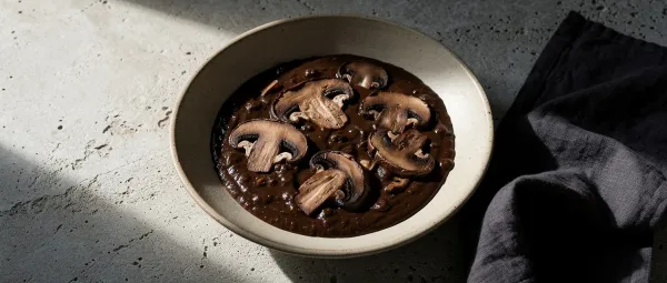 Burgunder Soße mit Portobello-Pilzen