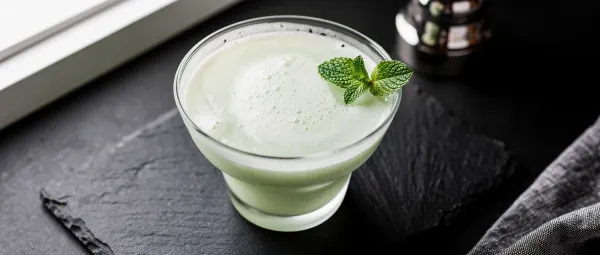 Mädchen-Pfadfinder-Keks-Cocktail