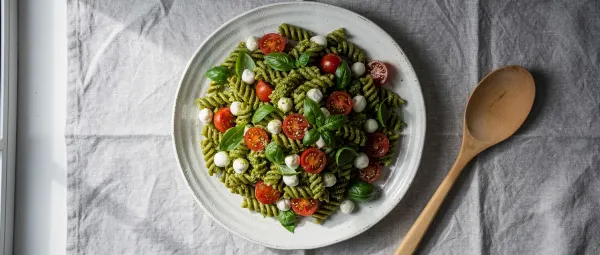 Pesto-Nudelsalat Caprese