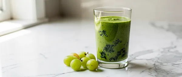 Grüner Power-Smoothie mit Grünkohl und Trauben