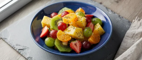 Fruchtsalat mit Mohn-Limetten-Dressing