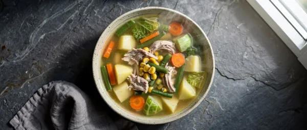 Omas Garten-Hühnersuppe