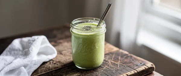Gefrorener Ananas-Spinat-Smoothie