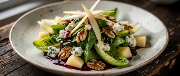 Herbstsalat mit Preiselbeer-Vinaigrette
