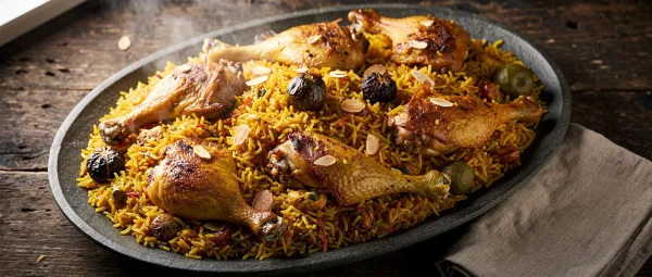 Traditionelles Saudisches Reis-Hähnchen (Al Kabsa)