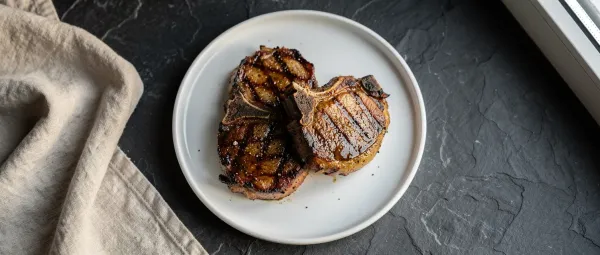Senf-Schweinekoteletts vom Grill