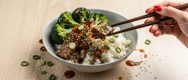 Sesam-Tempeh-Bowls