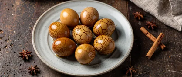 Tee-Blatt-Eier