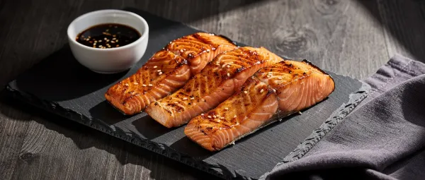 Lachs mit Soja-Ingwer-Marinade vom Grill