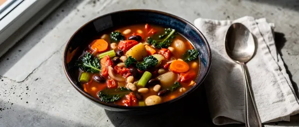 Herzhafte Gemüse-Minestrone
