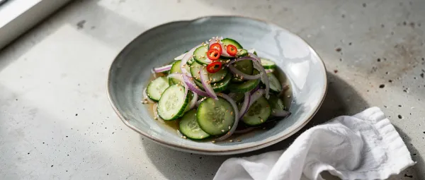 Thailändischer Gurkensalat Süß-Sauer